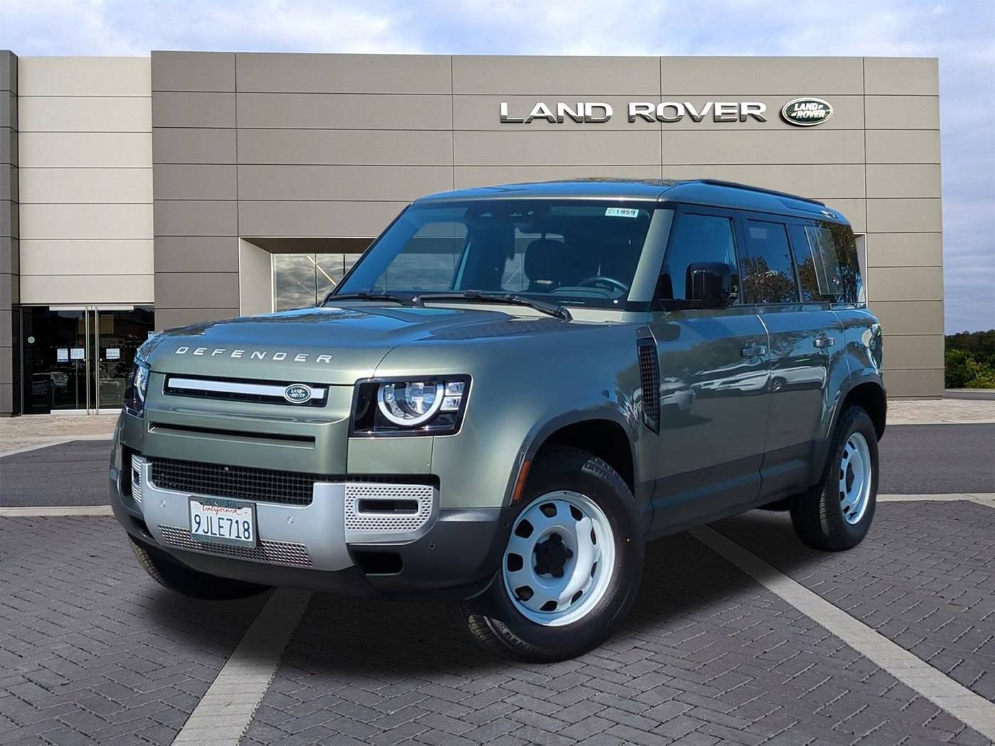 2023 Land Rover Defender Standard — SUV — 10,127 mi — Ventura, CA