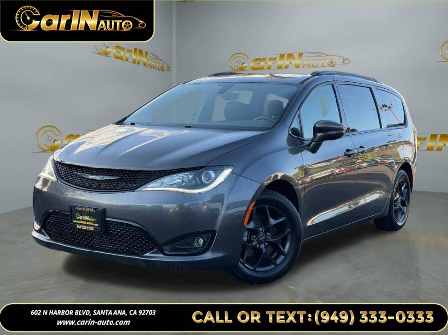 2019 Chrysler Pacifica Limited — Minivan — 58,646 mi — Santa Ana, CA