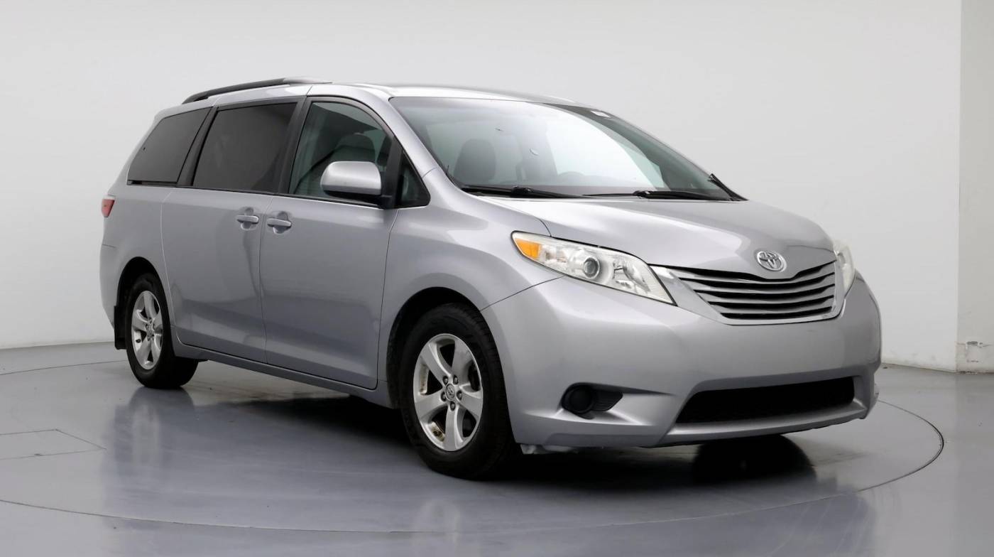 2017 Toyota Sienna LE — Minivan — 110,619 mi — Wayne, NJ
