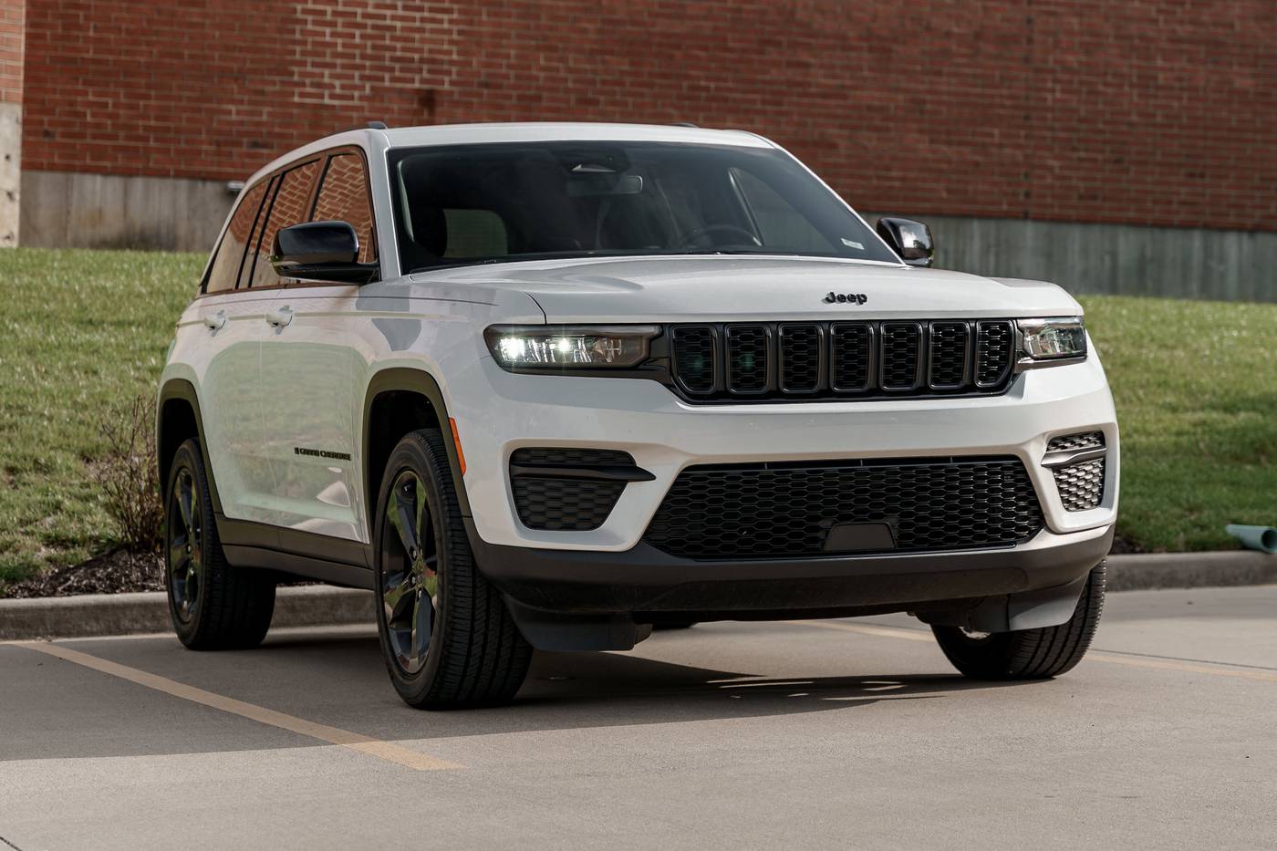 2023 Jeep Grand Cherokee Altitude — SUV — 30,725 mi — Kirkwood, MO
