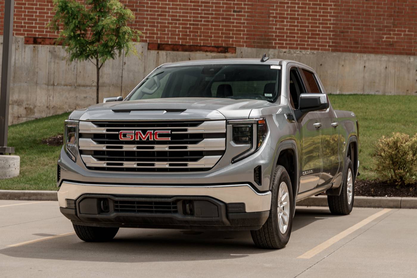 2024 GMC Sierra 1500 SLE — Pickup Truck — 27,469 mi — Kirkwood, MO