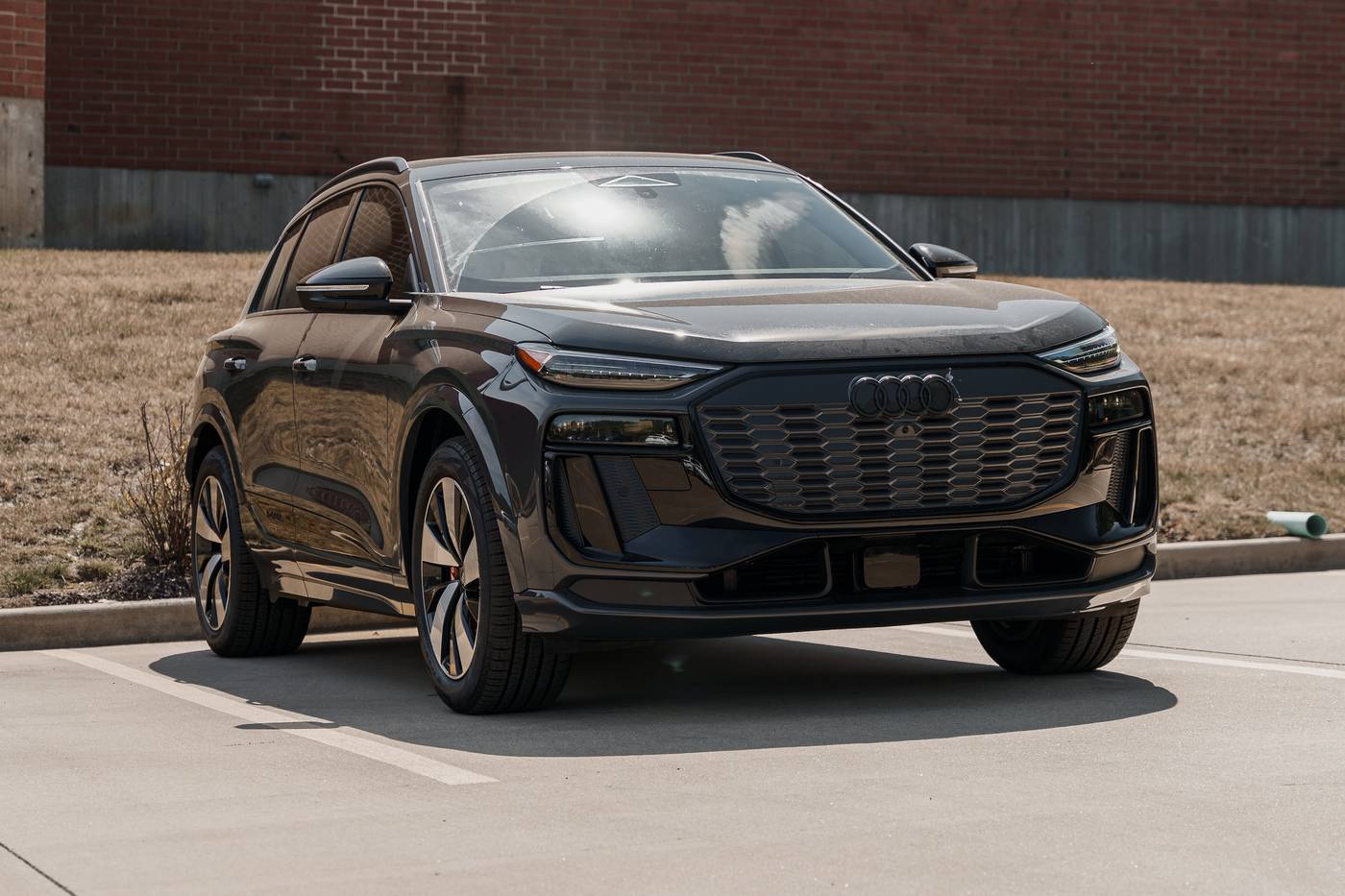 2025 Audi SQ6 e-tron quattro Premium Plus