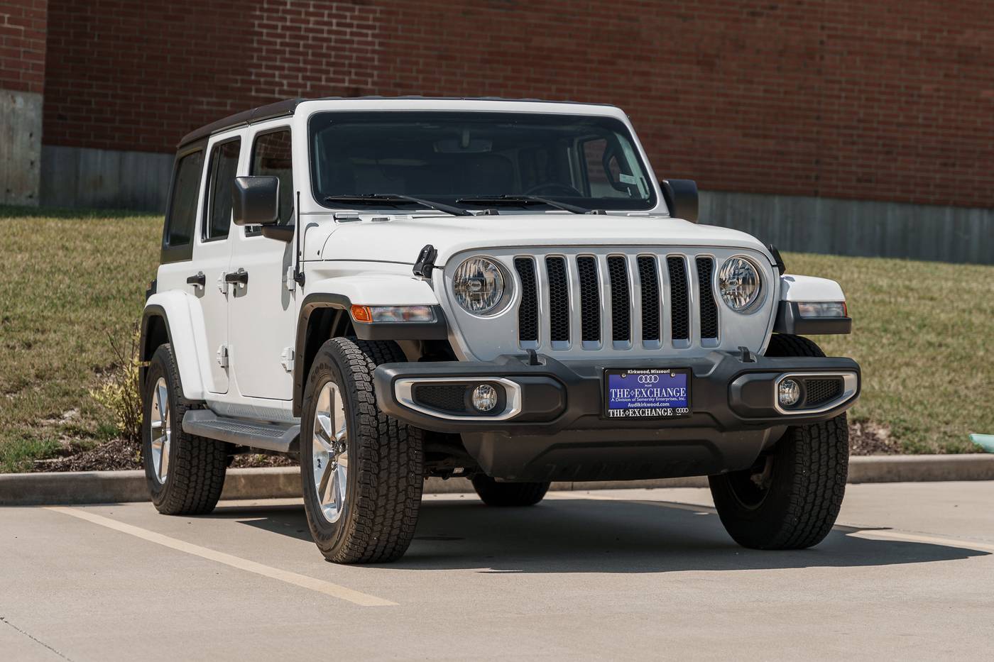 2020 Jeep Wrangler Sahara — SUV — 52,207 mi — Kirkwood, MO