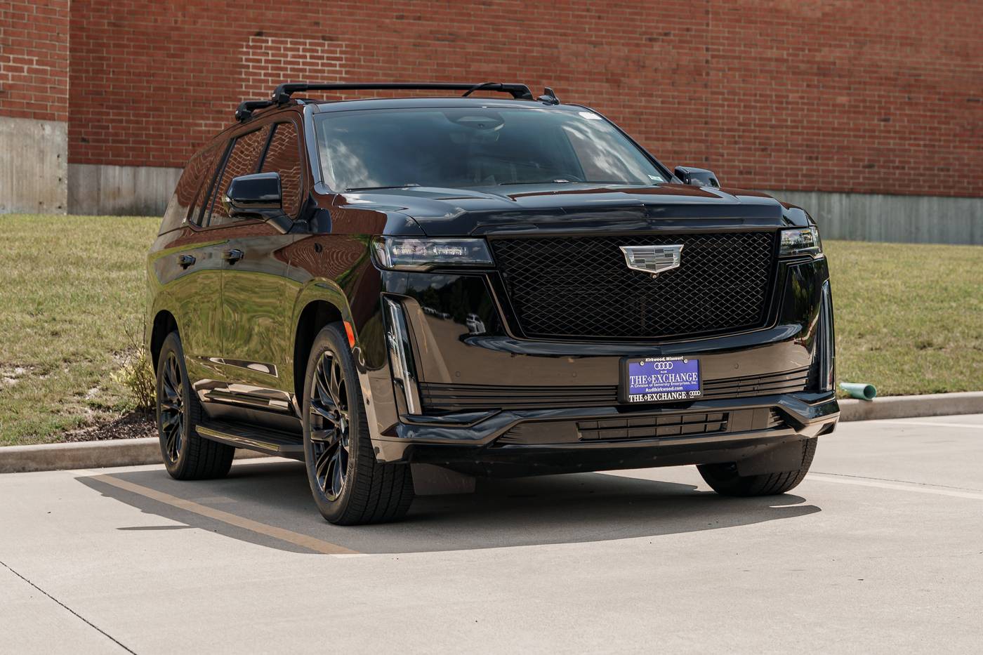 2023 Cadillac Escalade Sport Platinum — SUV — 27,841 mi — Kirkwood, MO