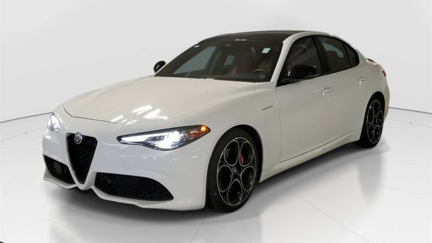2022 Alfa Romeo Giulia Veloce — Sedan — 10,352 mi — Miami, FL
