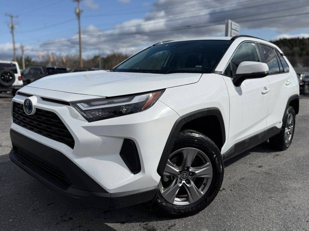 2024 Toyota RAV4 Hybrid XLE — SUV — 21,172 mi — Barre, VT