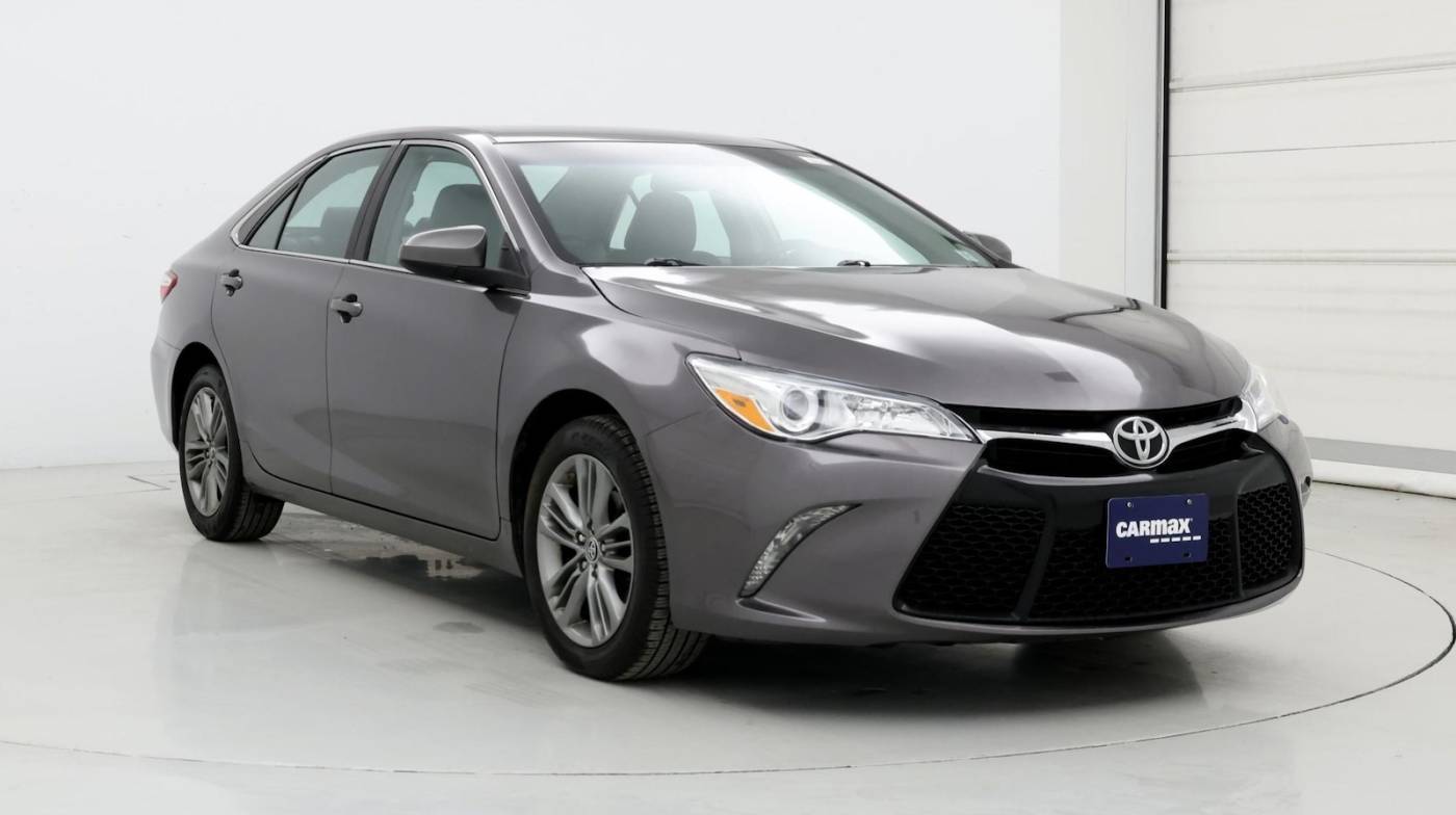 2016 Toyota Camry SE — Sedan — 121,790 mi — East Meadow, NY