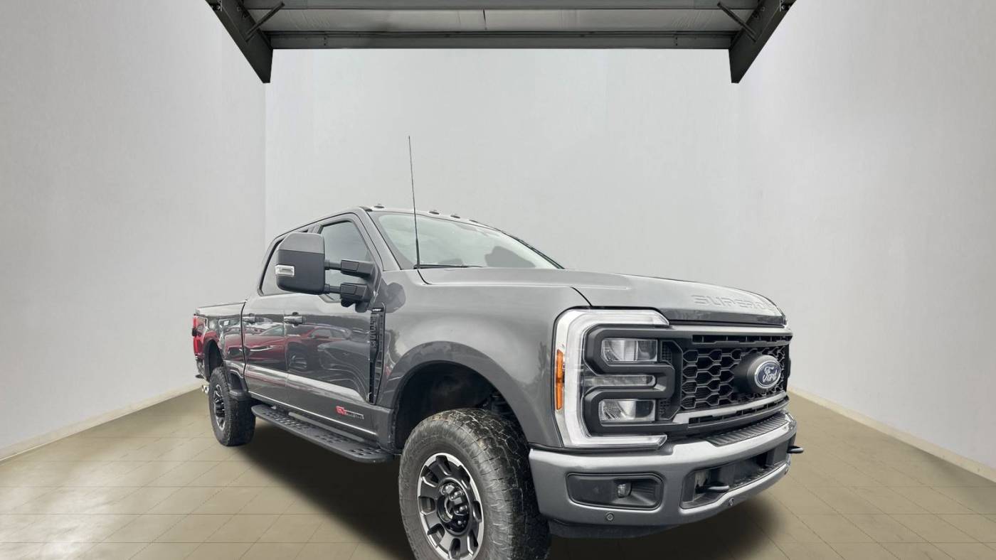 2023 Ford Super Duty F-350 LARIAT — Pickup Truck — 27,973 mi — Butler, PA