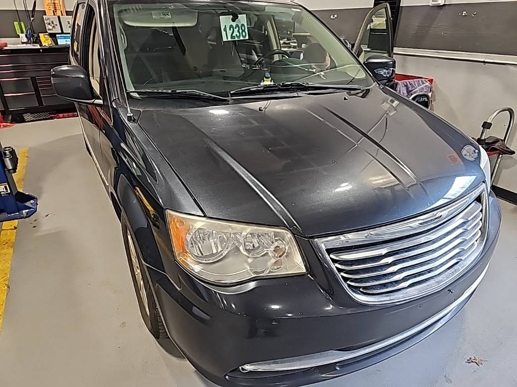 2014 Chrysler Town & Country Touring — Minivan — 112,035 mi — Gresham, OR