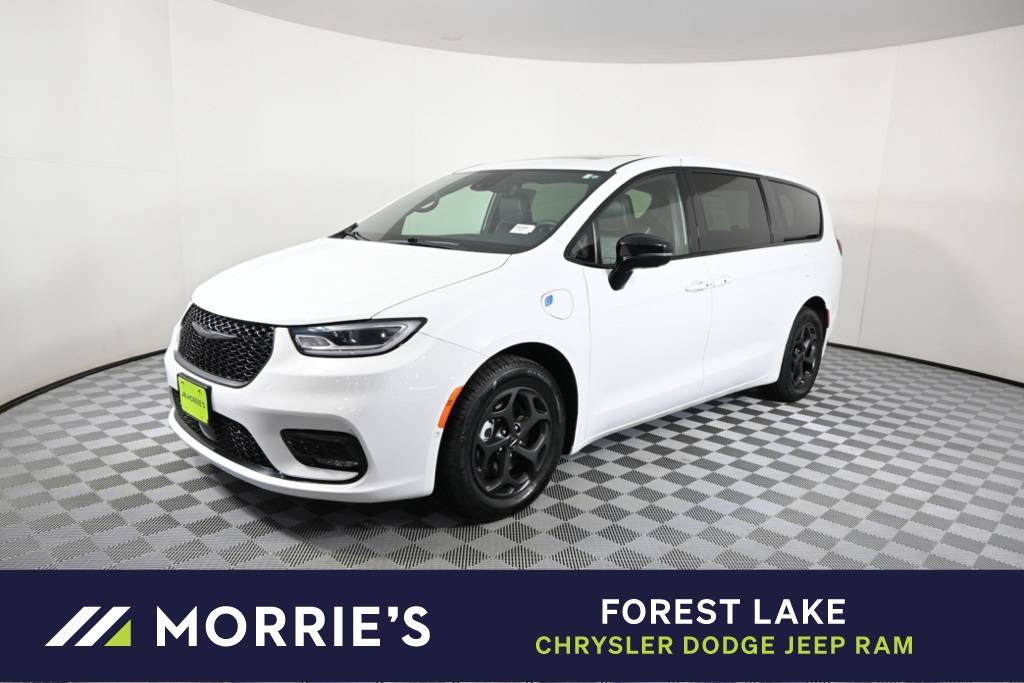 2023 Chrysler Pacifica Hybrid Limited — Minivan — 35,830 mi — Forest Lake, MN