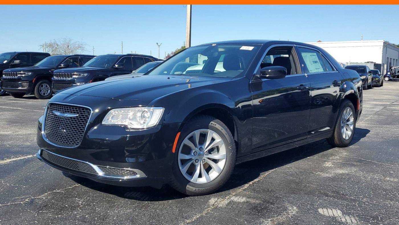 2023 Chrysler 300 Touring — Sedan — 15,230 mi — Orlando, FL