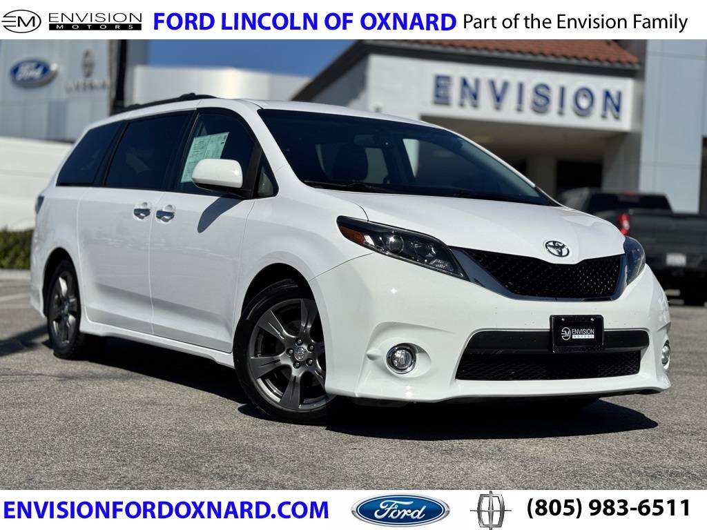 2017 Toyota Sienna SE — Minivan — 72,133 mi — Oxnard, CA