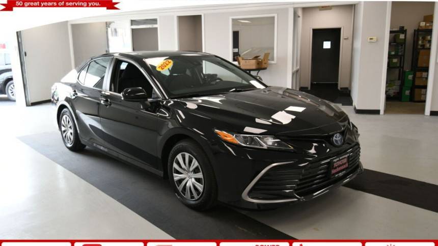 2022 Toyota Camry Hybrid LE — Sedan — 10,500 mi — Hackensack, NJ