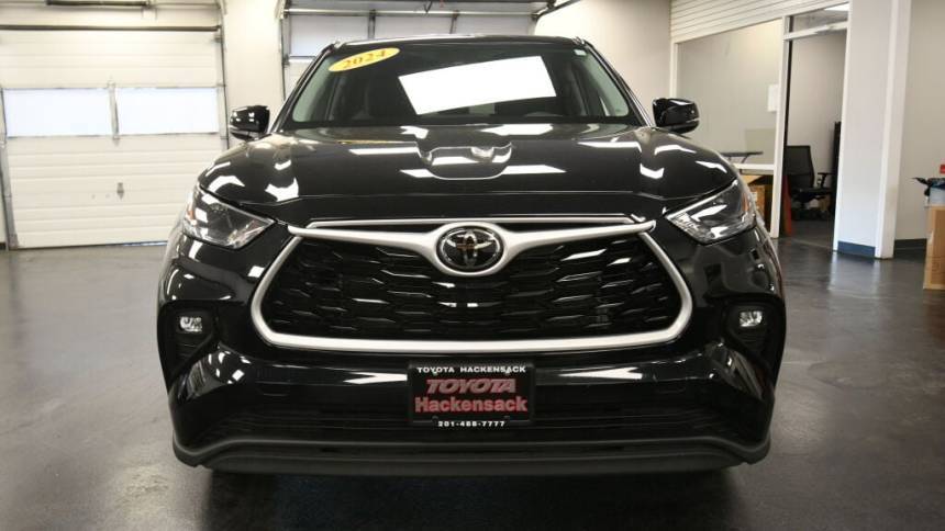 2024 Toyota Highlander LE — SUV — 28,942 mi — Hackensack, NJ