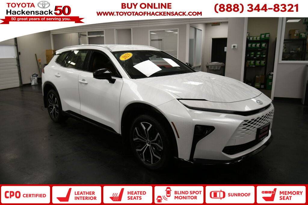 2025 Toyota Crown Signia XLE — SUV — 542 mi — Hackensack, NJ