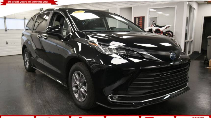 2023 Toyota Sienna XLE — Minivan — 48,273 mi — Hackensack, NJ