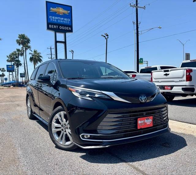 2021 Toyota Sienna Platinum — Minivan — 72,902 mi — Mission, TX