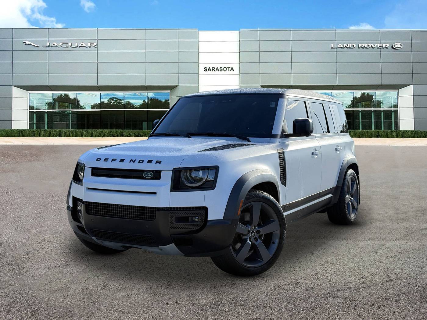 2023 Land Rover Defender V8 — SUV — 14,484 mi — Sarasota, FL