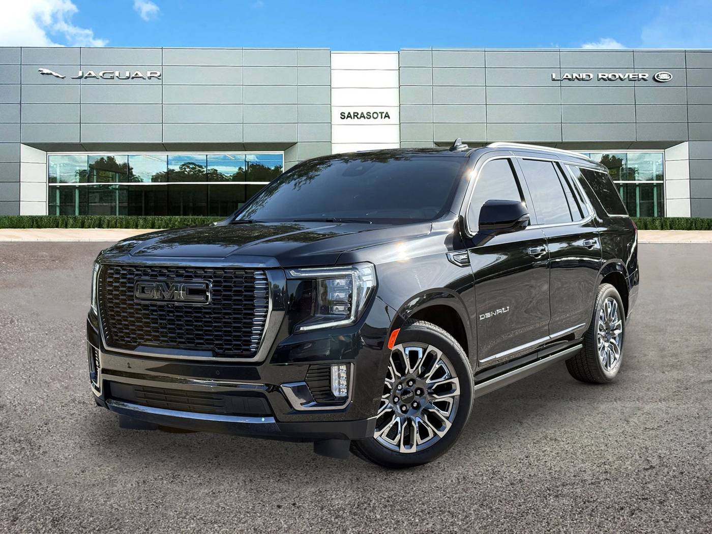 2023 GMC Yukon Denali Ultimate — SUV — 17,093 mi — Sarasota, FL