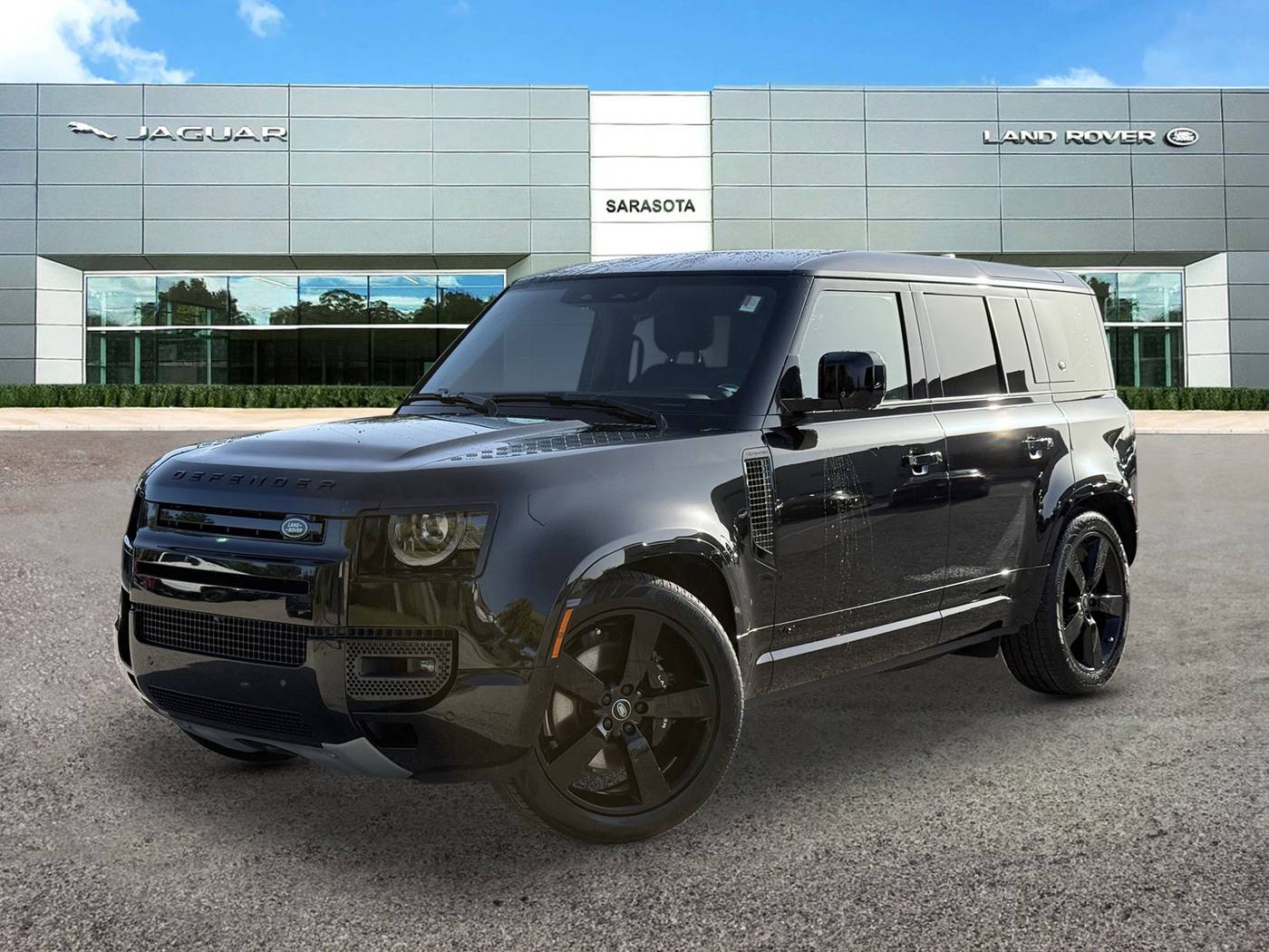 2023 Land Rover Defender V8 — SUV — 8,014 mi — Sarasota, FL