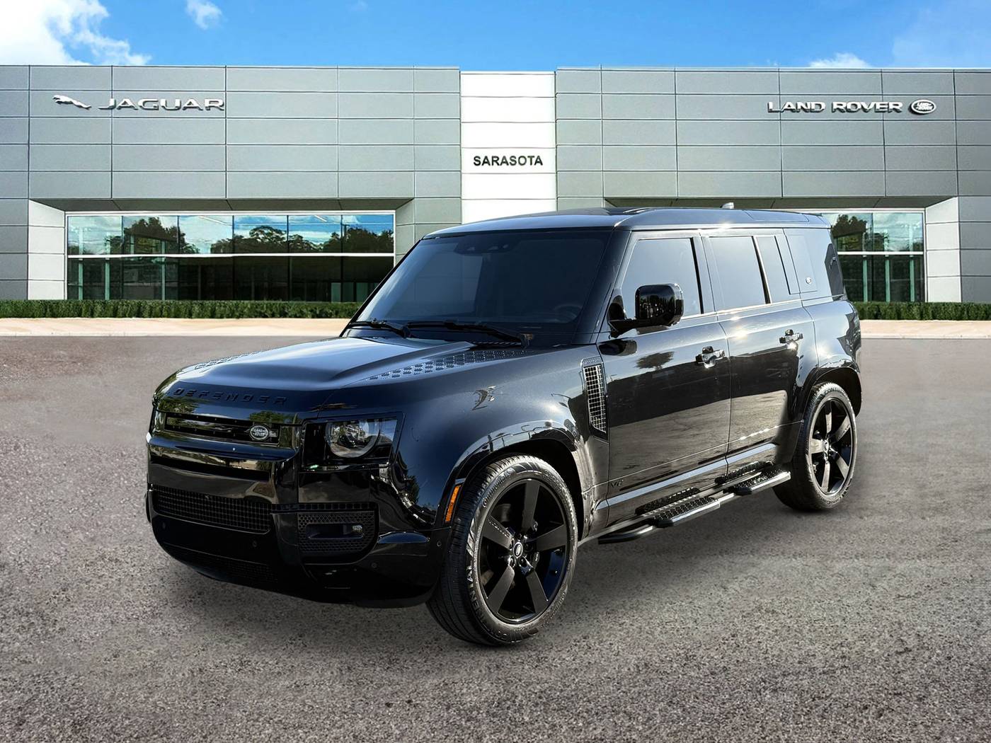 2023 Land Rover Defender V8 — SUV — 17,417 mi — Sarasota, FL