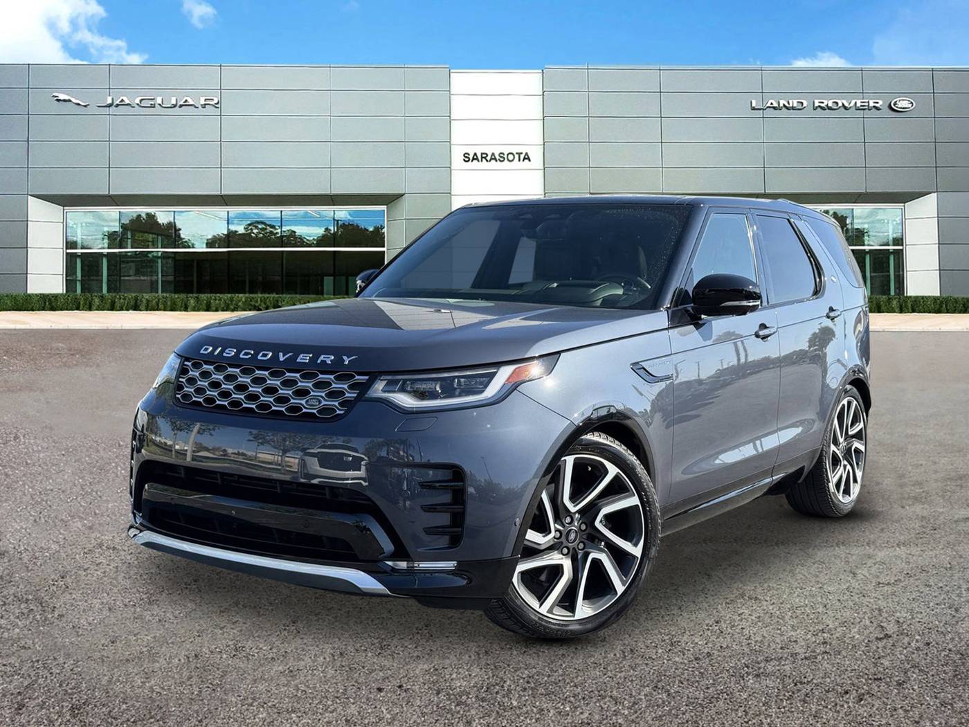 2024 Land Rover Discovery Metropolitan Edition — SUV — 11,729 mi — Sarasota, FL