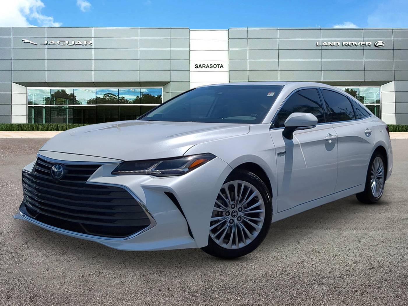 2020 Toyota Avalon Hybrid Limited — Sedan — 30,865 mi — Sarasota, FL