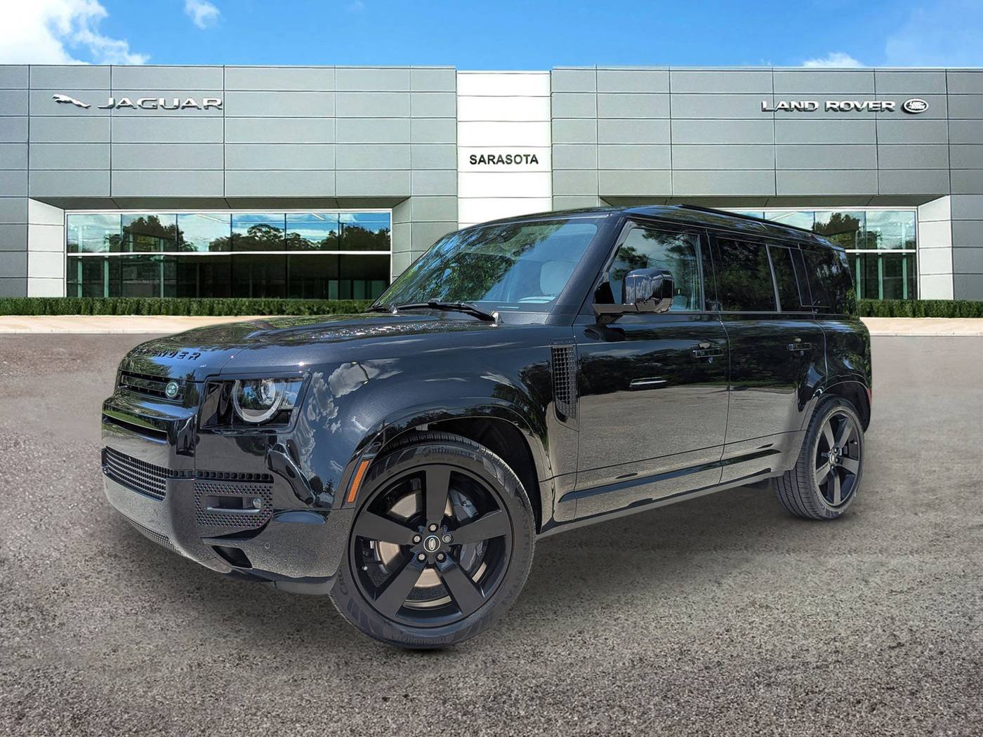 2025 Land Rover Defender X-Dynamic SE — SUV — 4,746 mi — Sarasota, FL