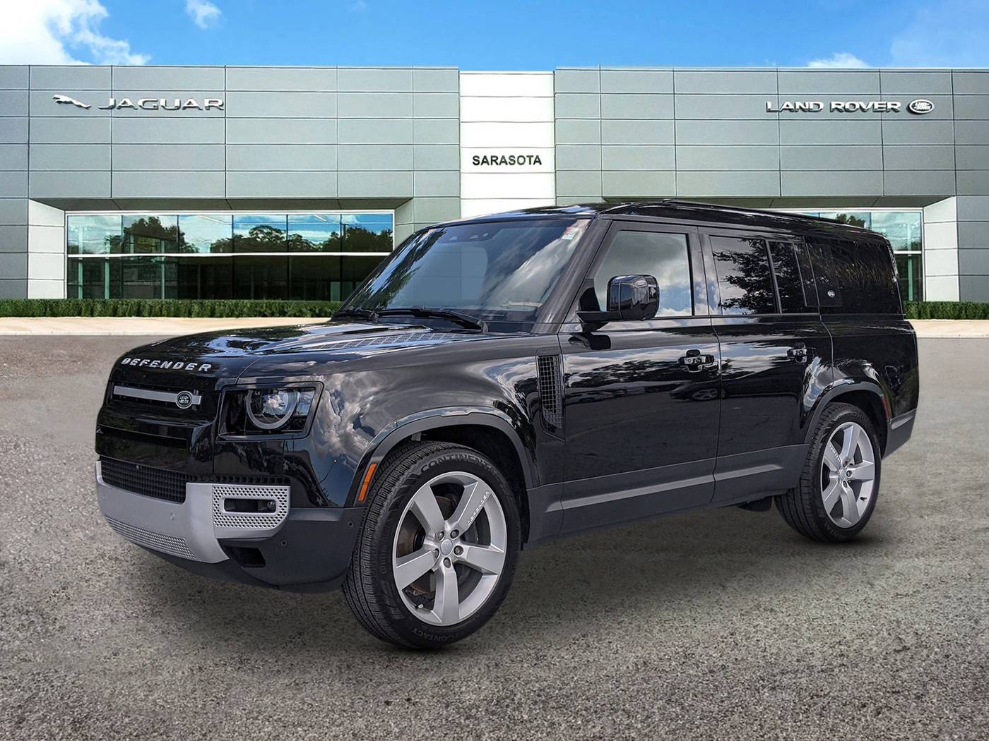 2024 Land Rover Defender S — SUV — 8,876 mi — Sarasota, FL