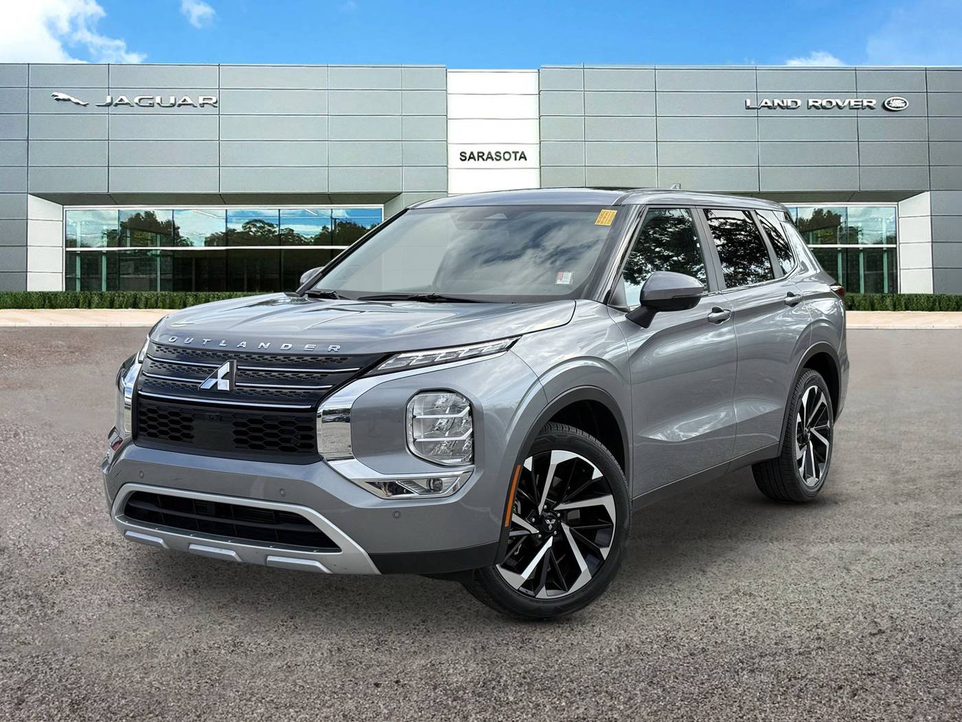 2024 Mitsubishi Outlander SE — SUV — 15,955 mi — Sarasota, FL