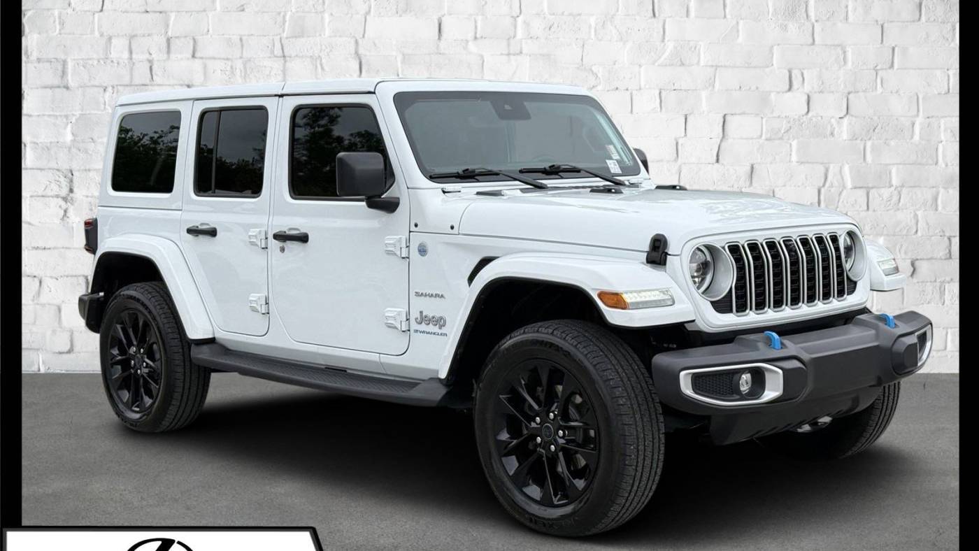 2024 Jeep Wrangler Sahara — SUV — 13,025 mi — Sarasota, FL