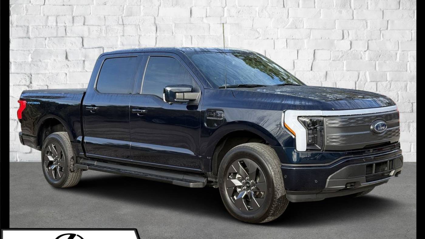 2023 Ford F-150 Lightning LARIAT — Pickup Truck — 27,676 mi — Sarasota, FL