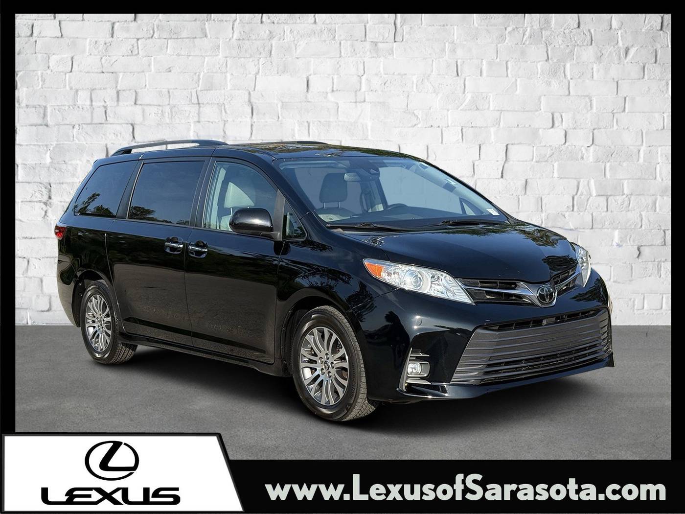 2020 Toyota Sienna XLE — Minivan — 100,995 mi — Sarasota, FL