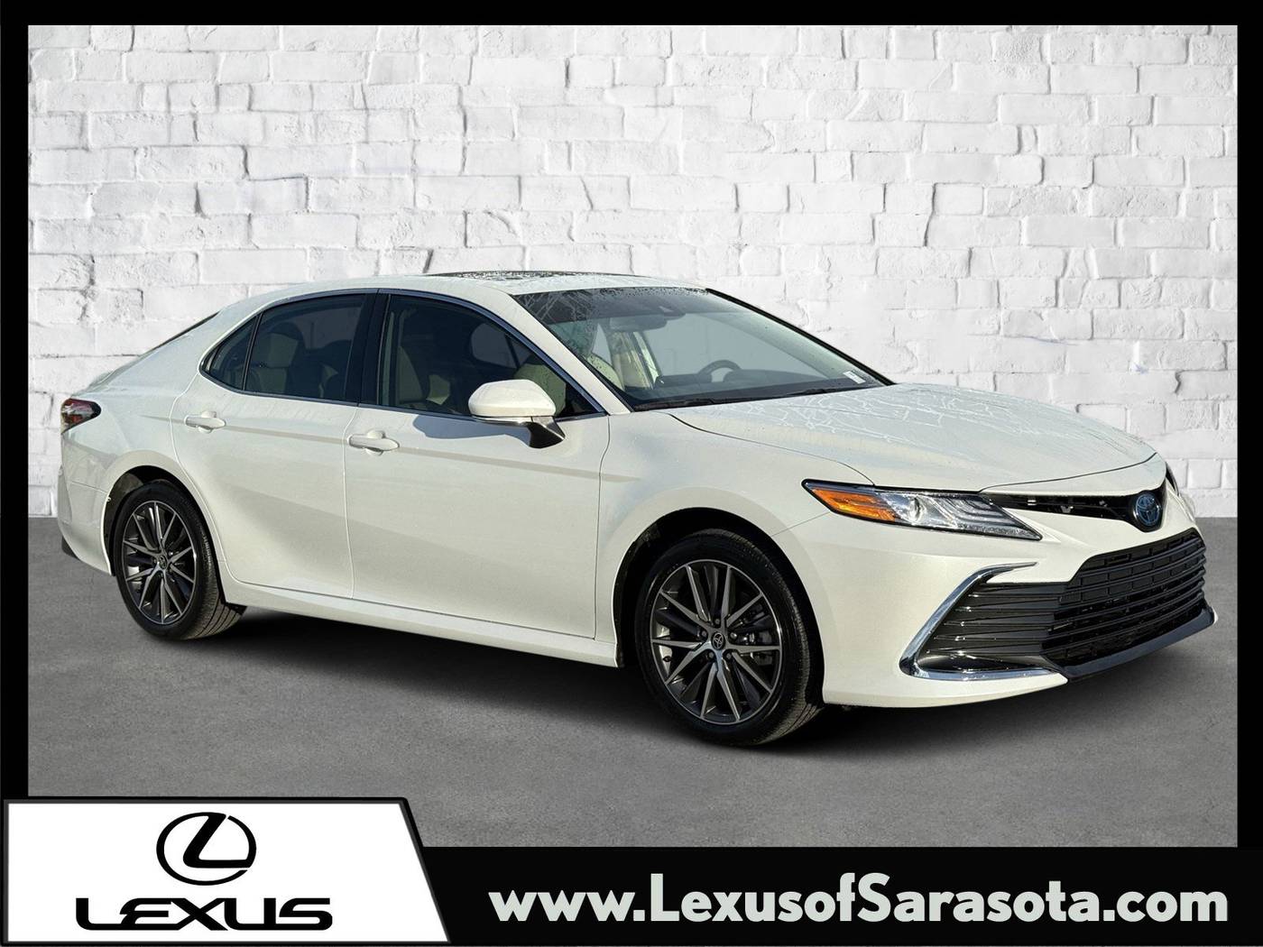 2024 Toyota Camry Hybrid XLE — Sedan — 17,597 mi — Sarasota, FL