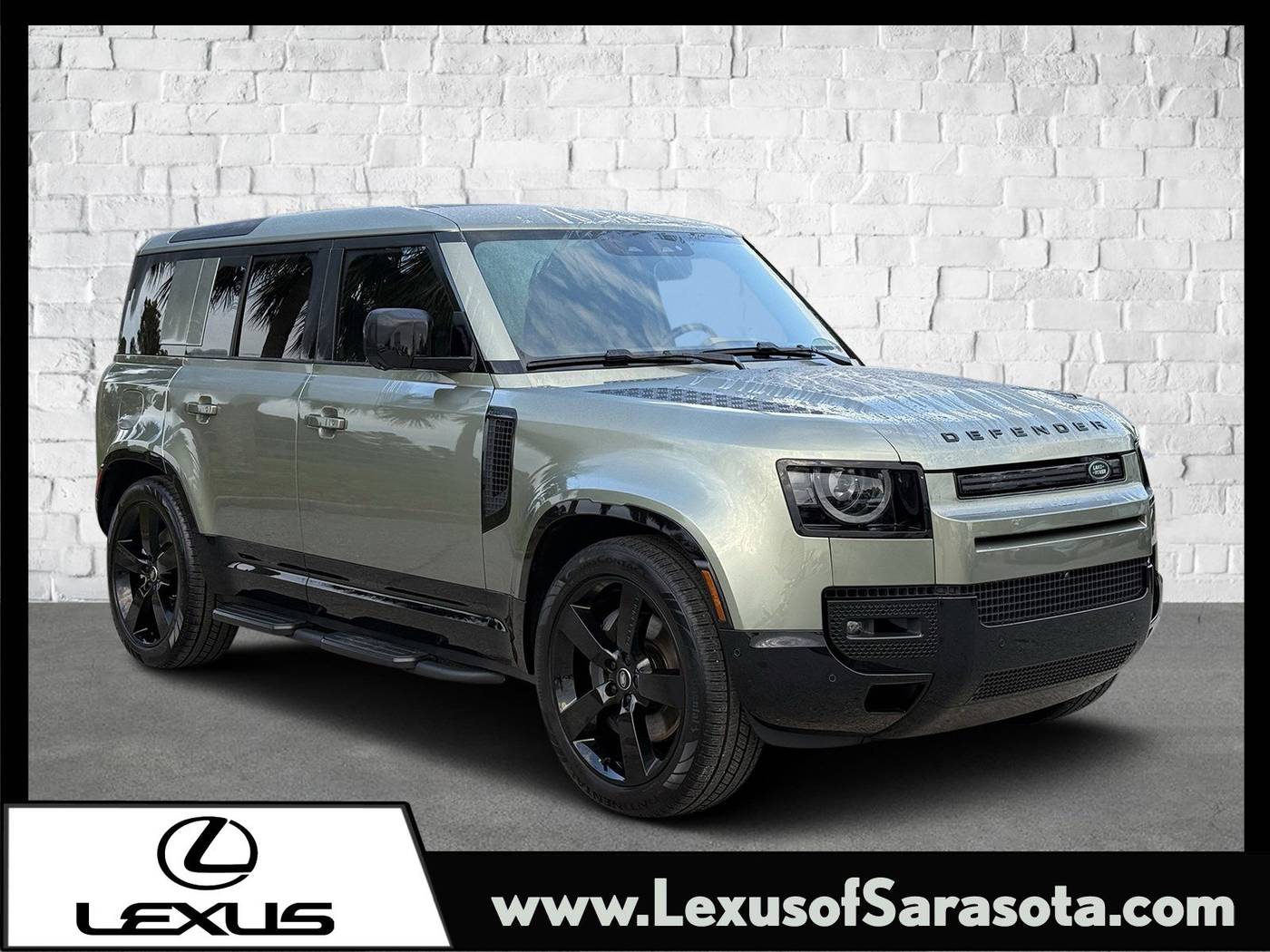 2025 Land Rover Defender X-Dynamic SE — SUV — 9,978 mi — Sarasota, FL