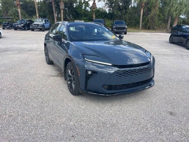 2025 Toyota Crown Signia Limited — SUV — 72 mi — Sarasota, FL