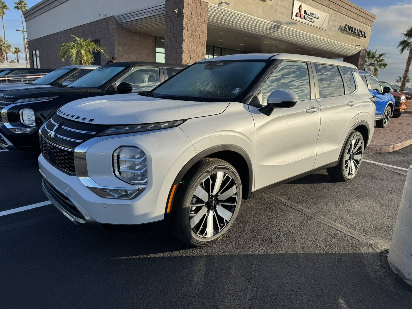 2026 Mitsubishi Outlander SE