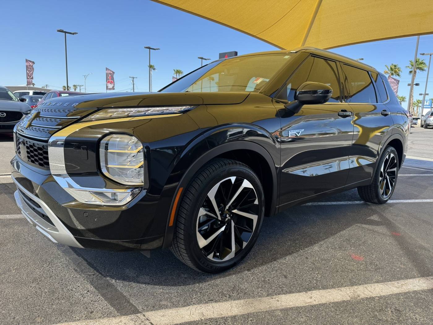 2023 Mitsubishi Outlander Plug-In Hybrid SEL — SUV — 14,403 mi — Yuma, AZ