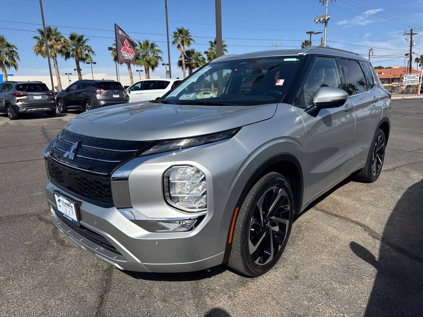 2023 Mitsubishi Outlander SEL — SUV — 18,832 mi — Yuma, AZ