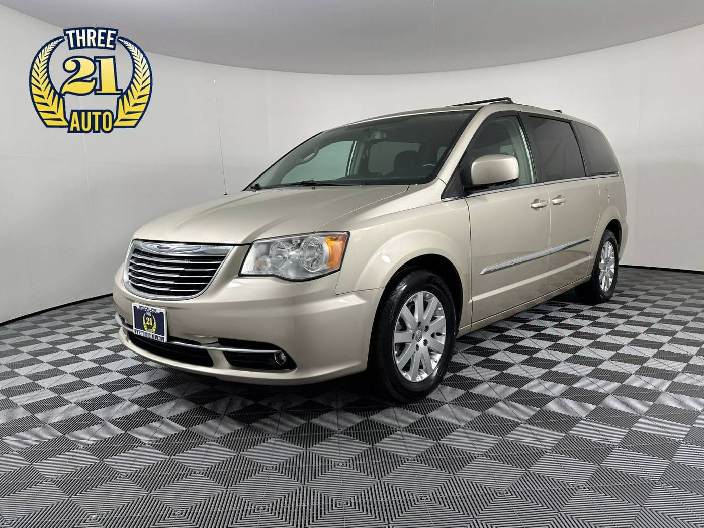 2014 Chrysler Town & Country Touring — Minivan — 104,721 mi — Spanaway, WA