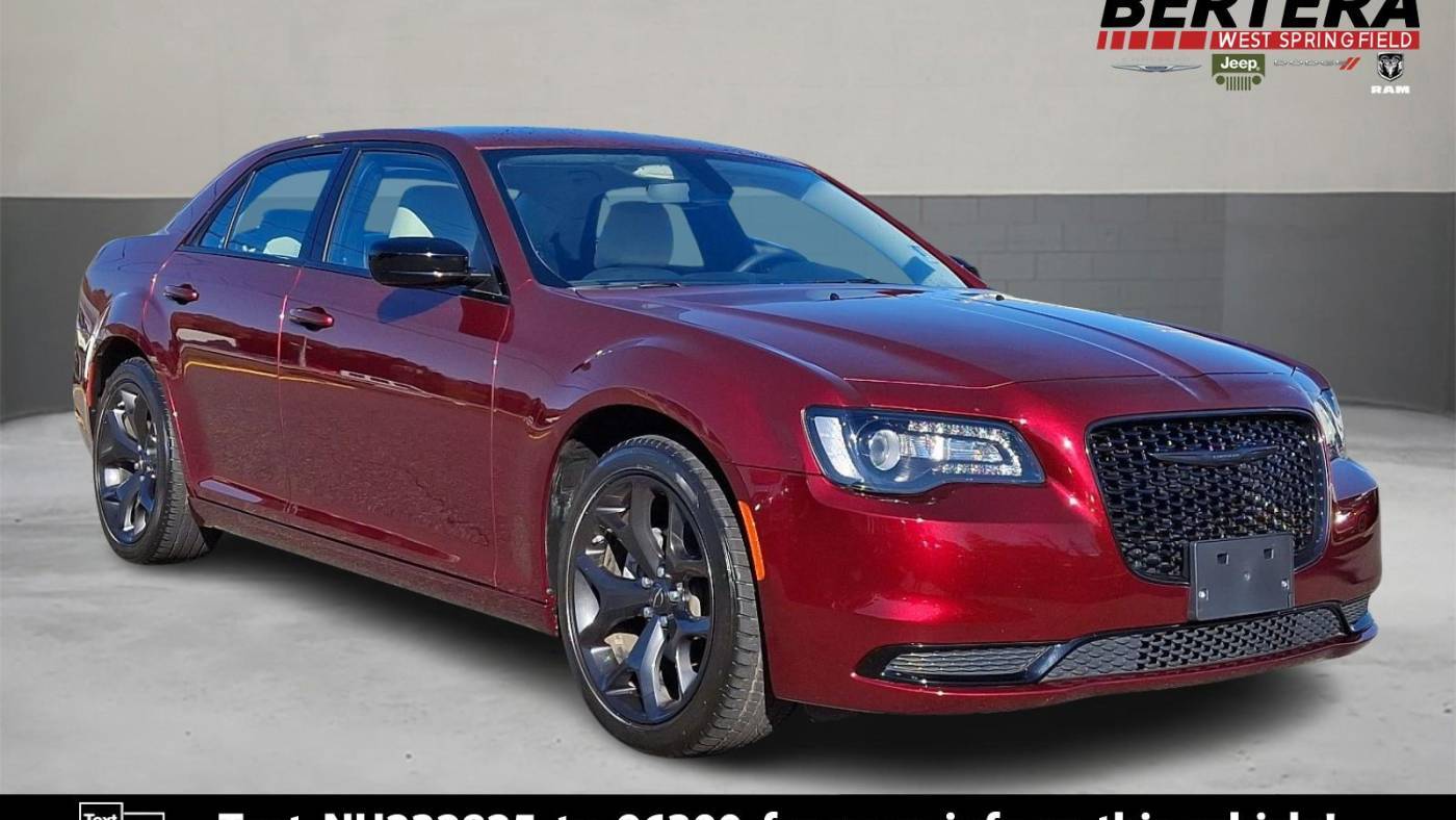 2022 Chrysler 300 Touring — Sedan — 25,168 mi — West Springfield, MA
