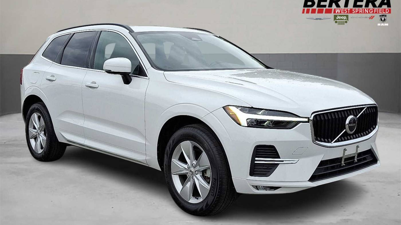 2022 Volvo XC60 B5 Momentum
