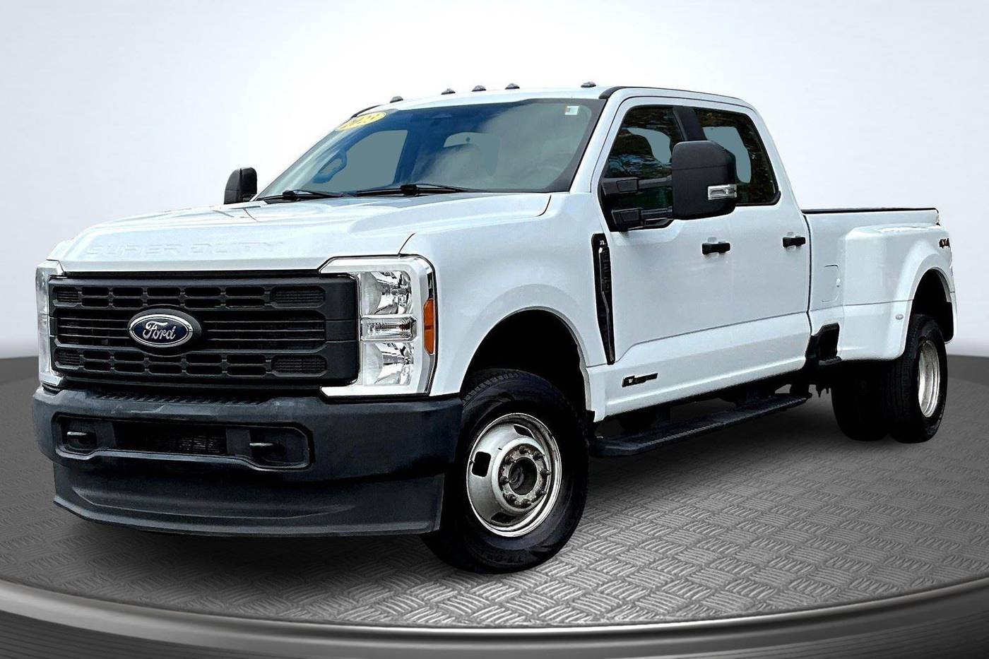 2023 Ford Super Duty F-350 XL — Pickup Truck — 37,223 mi — St. Charles, IL