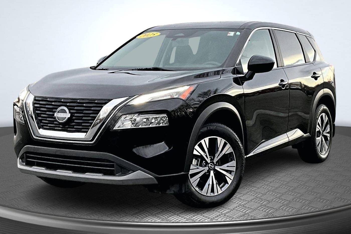 2023 Nissan Rogue SV — SUV — 26,546 mi — St. Charles, IL
