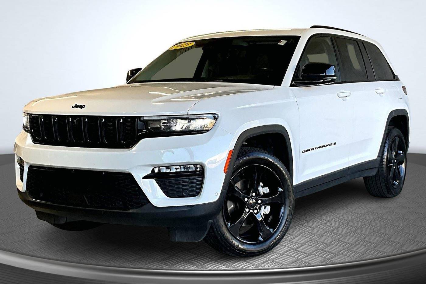 2023 Jeep Grand Cherokee Limited — SUV — 81,293 mi — St. Charles, IL