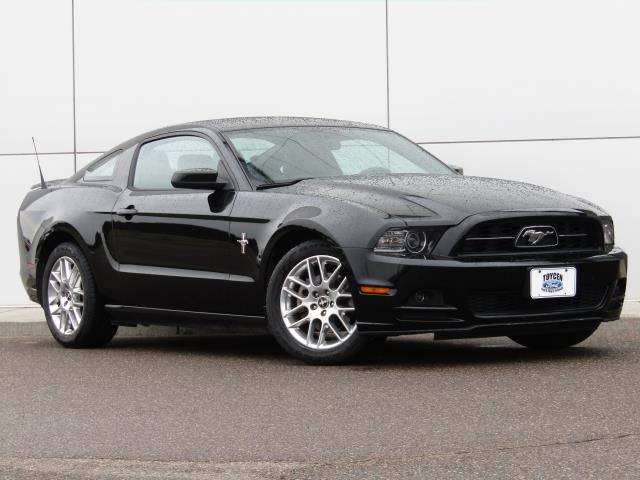 2014 Ford Mustang V6 Premium — Coupe — 29,461 mi — Chippewa Falls, WI