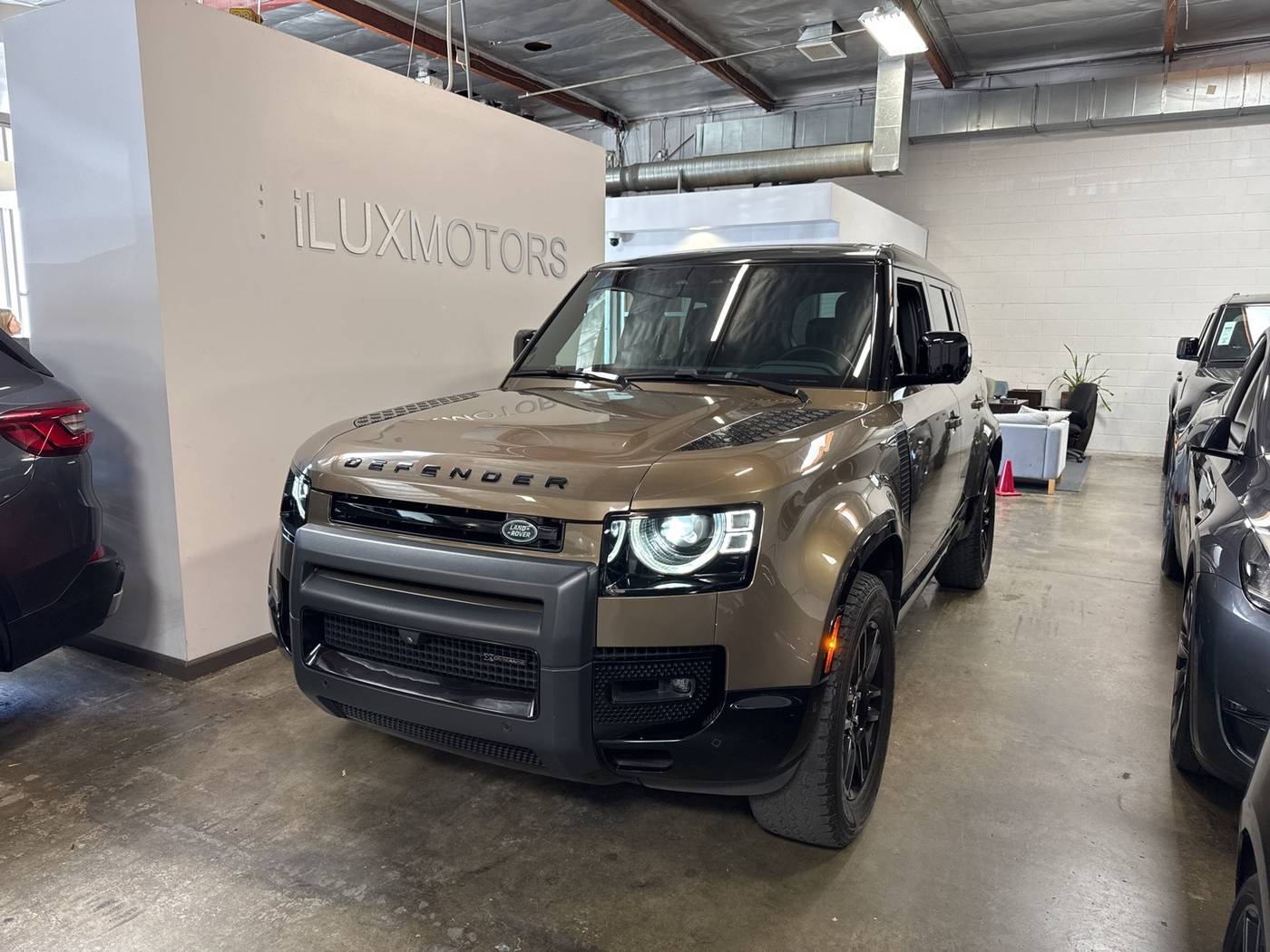2023 Land Rover Defender X-Dynamic SE — SUV — 29,522 mi — Mckinleyville, CA