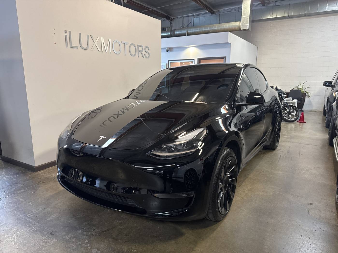 2024 Tesla Model Y Standard Range — SUV — 9,400 mi — Mckinleyville, CA