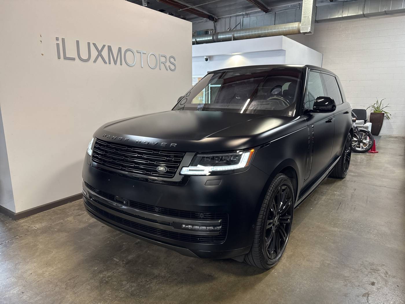 2023 Land Rover Range Rover Autobiography — SUV — 24,838 mi — Mckinleyville, CA