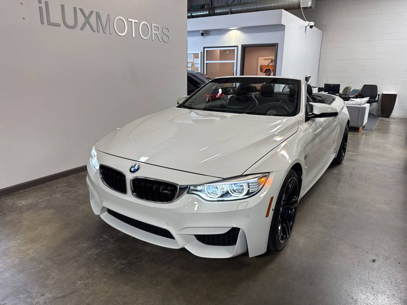2015 BMW M4 Standard